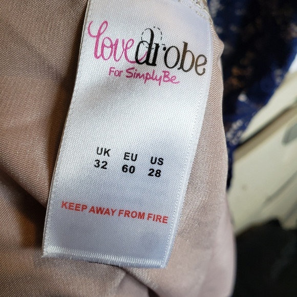 Navy/Nude dress - Picture 2 of 5